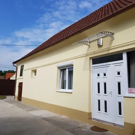 Pensiune Dm Vendeghaz